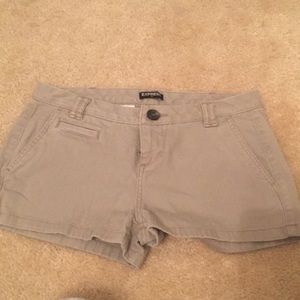 Khaki 3inch shorts.